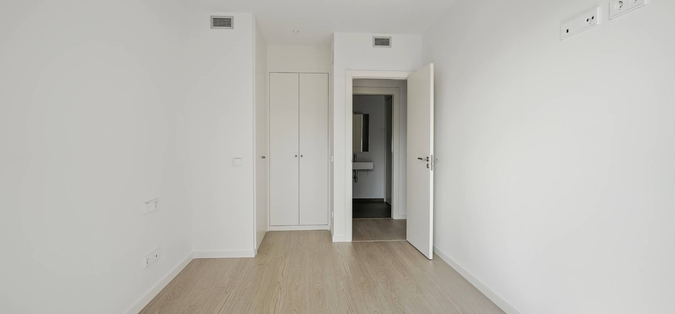 pages/flats/marobert-badalona.image_seo.floor_1_portal_A_door_2_5