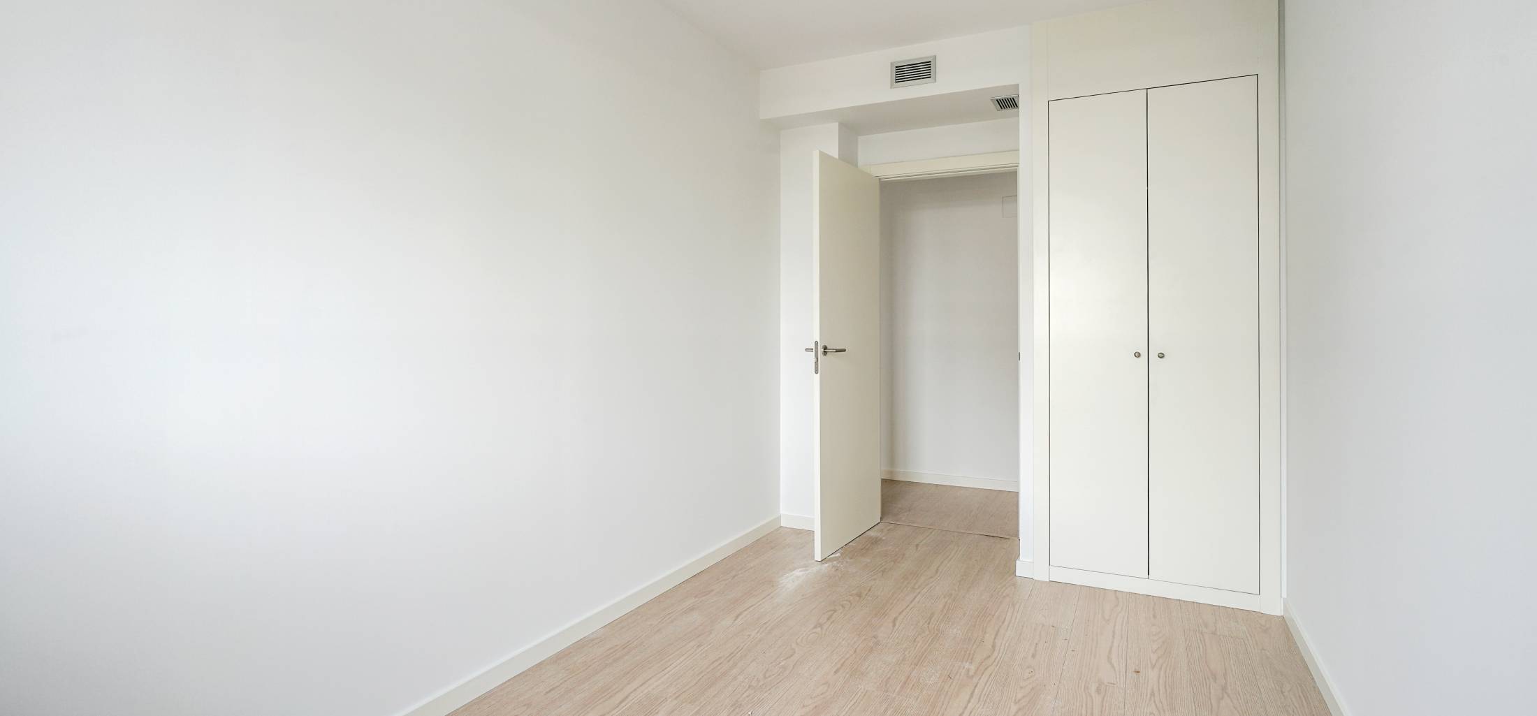 pages/flats/marobert-badalona.image_seo.floor_2_portal_C_door_1_4