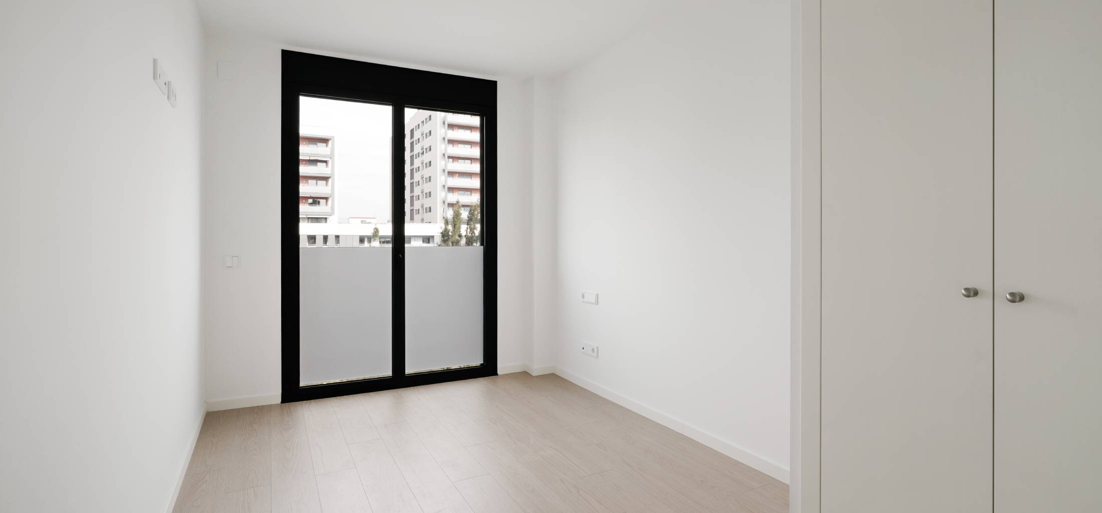 pages/flats/marobert-badalona.image_seo.floor_2_portal_C_door_1_5