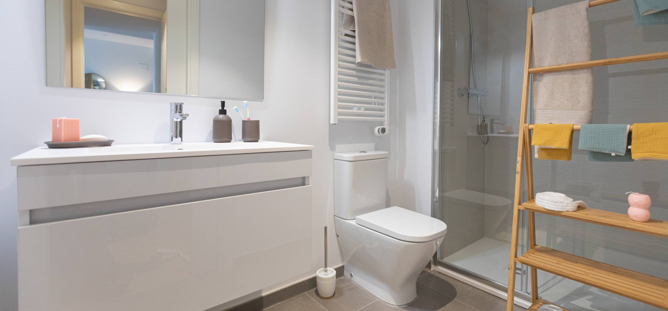 Baño en piso de alquiler | Marobert | Badalona