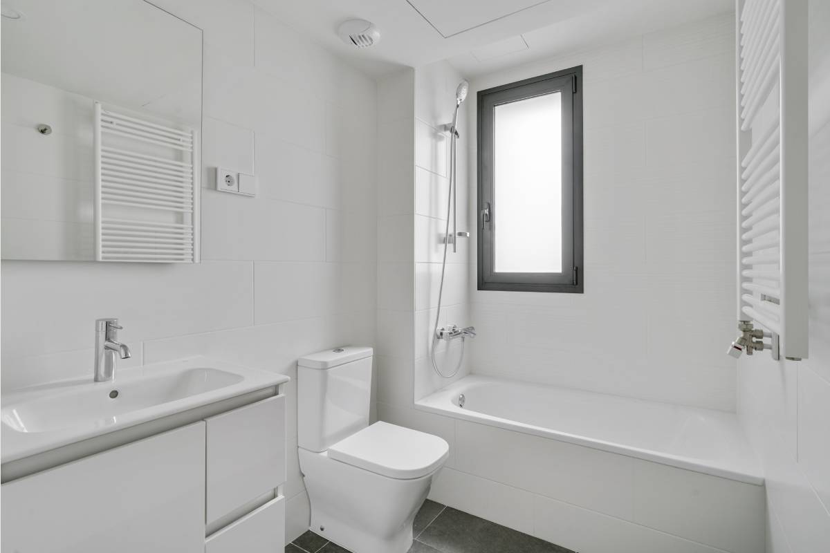 Baño con bañera | Bialto | Vila Bonaplata 