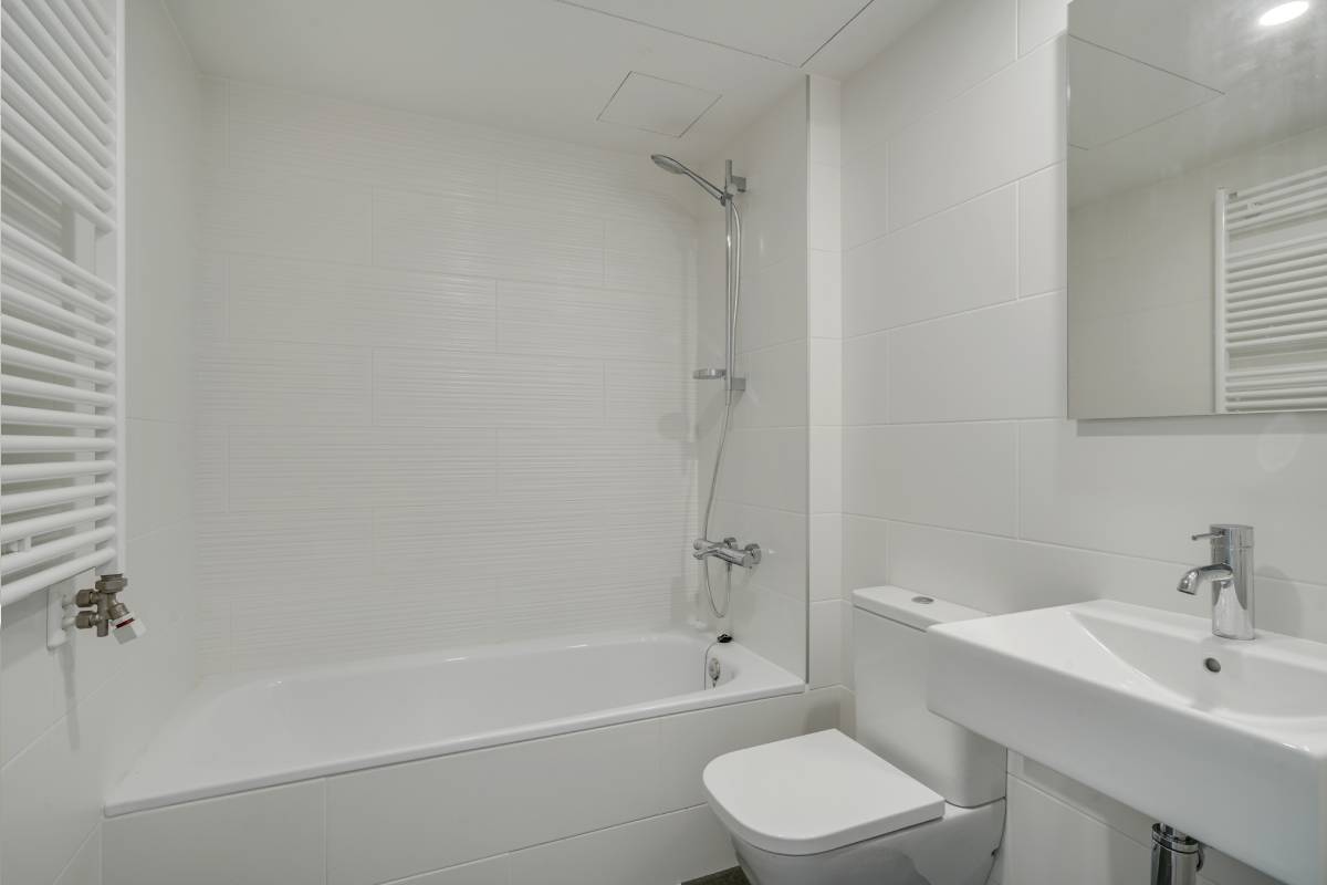 Baño con bañera | Bialto | Vila Bonaplata 